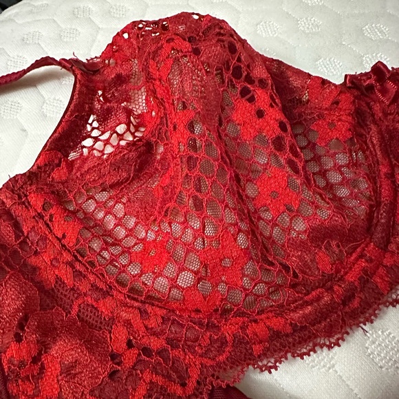 Red adore me Cinthia set. 36c and L - Picture 4 of 7